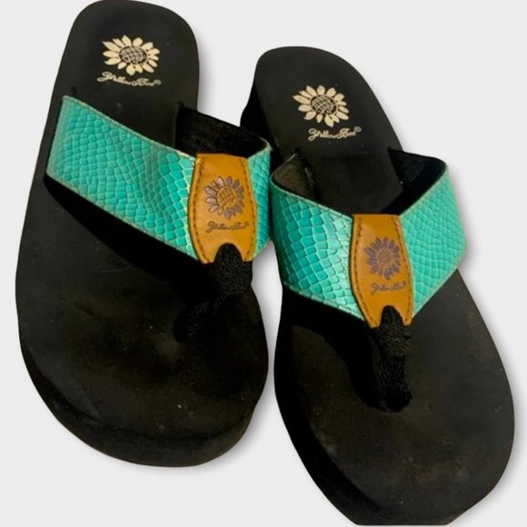 yellow box turquoise flip flops